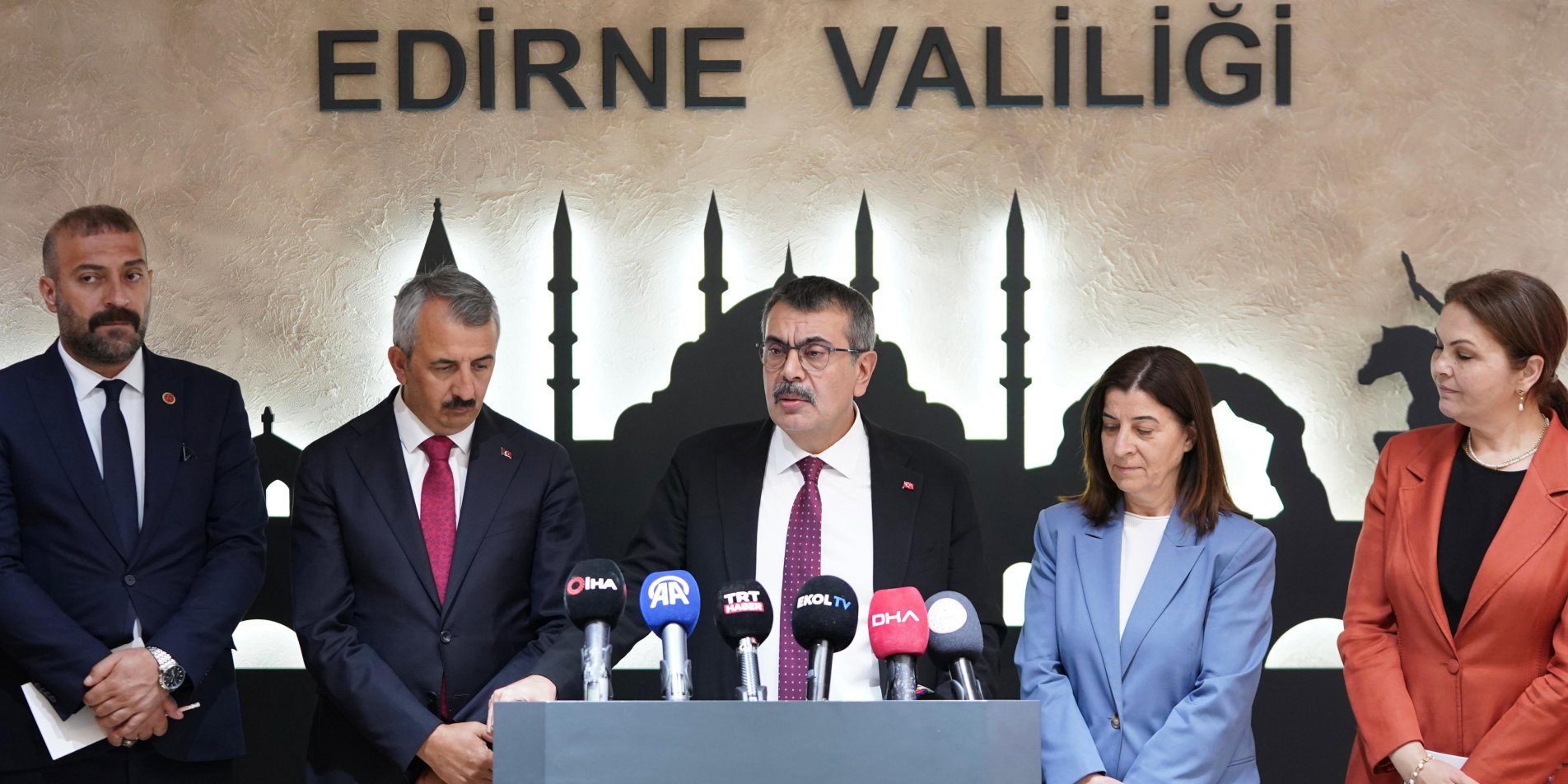 BAKAN TEKİN, EDİRNE'DE İL EĞİTİM DEĞERLENDİRME TOPLANTISINA KATILDI